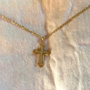 10k gold Figaro 22” inch chain/ gold cross pendant